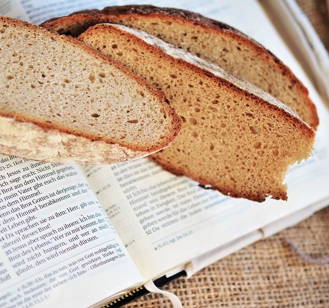 bread-3707042_640 (c) Myriam Zilles auf Pixabay