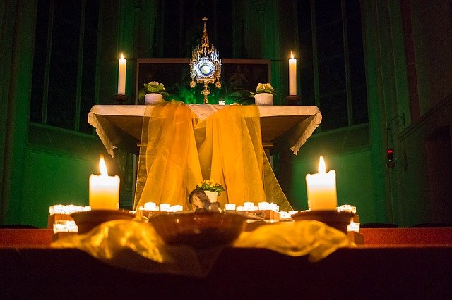 worship-1227335_640
